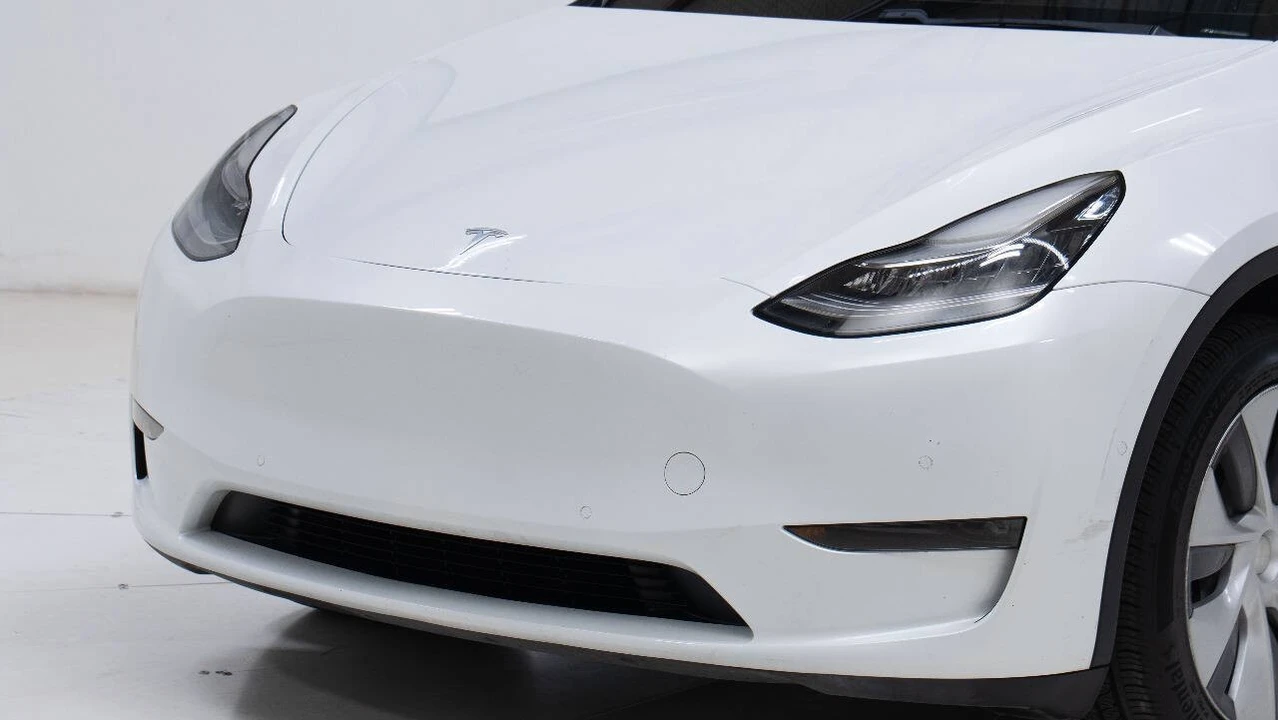 2020 Tesla Model Y - Image 10 of 12