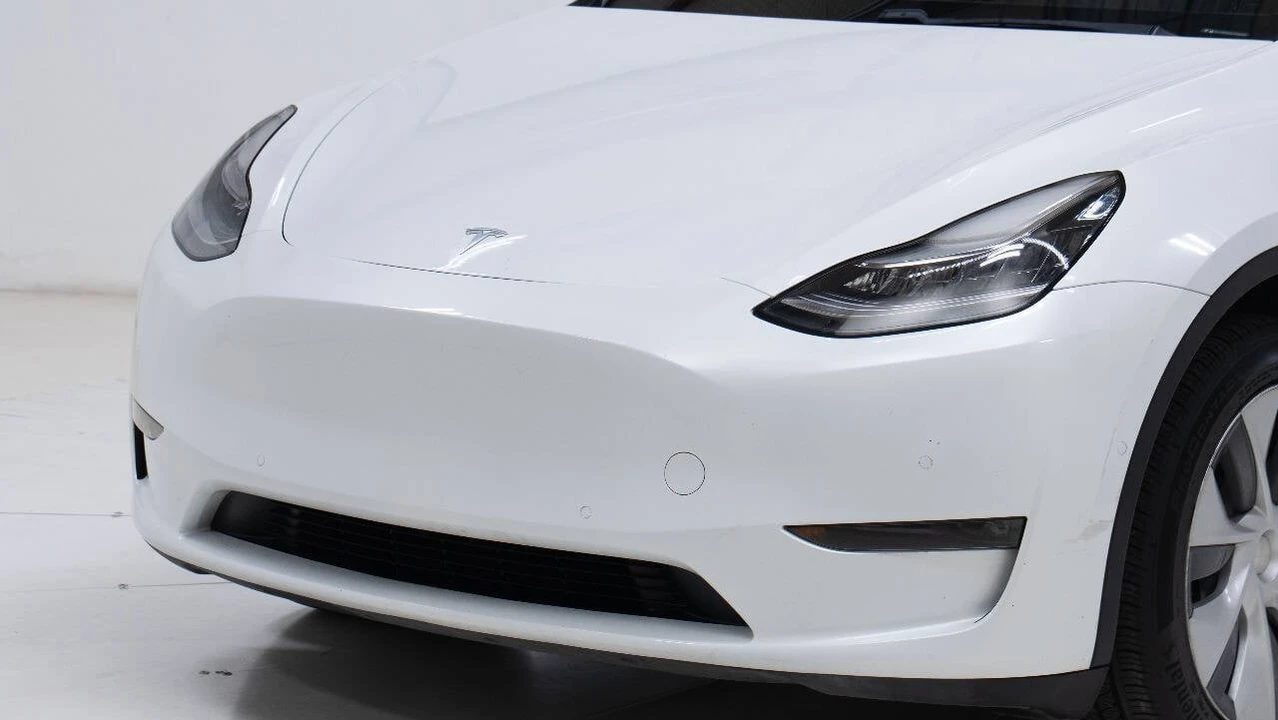 2020 Tesla Model Y - Image 10 of 12
