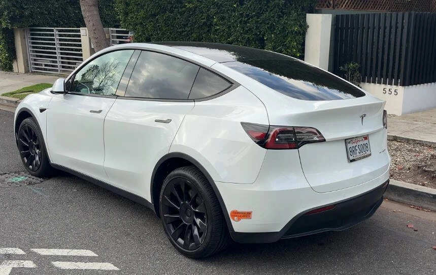 2020 Tesla Model Y - Image 2 of 9