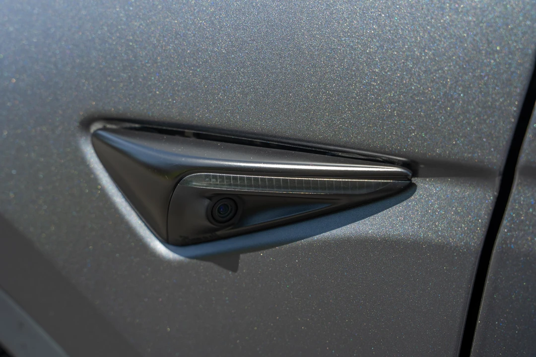 2020 Tesla Model Y - Image 14 of 31