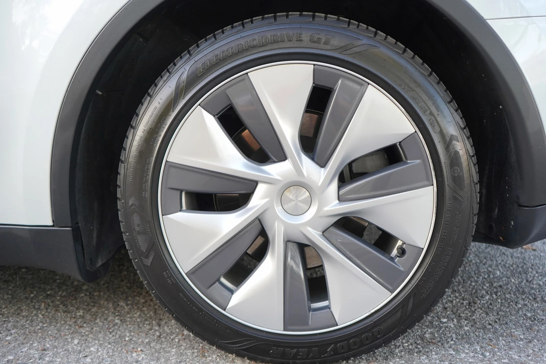 2020 Tesla Model Y - Image 30 of 31