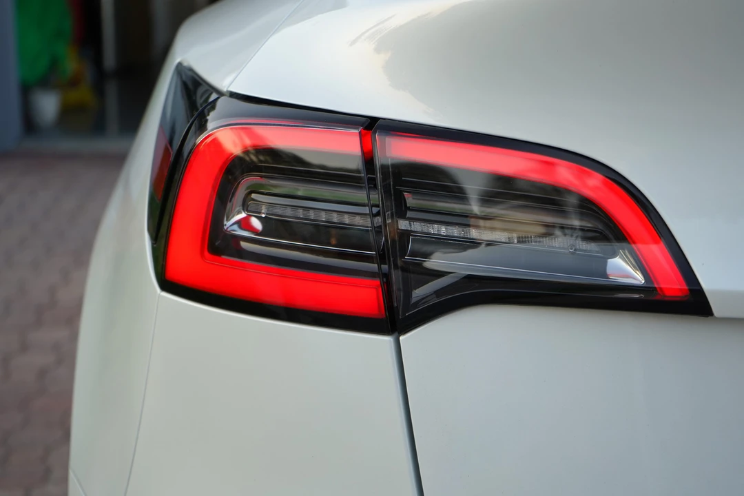 2020 Tesla Model Y - Image 20 of 31