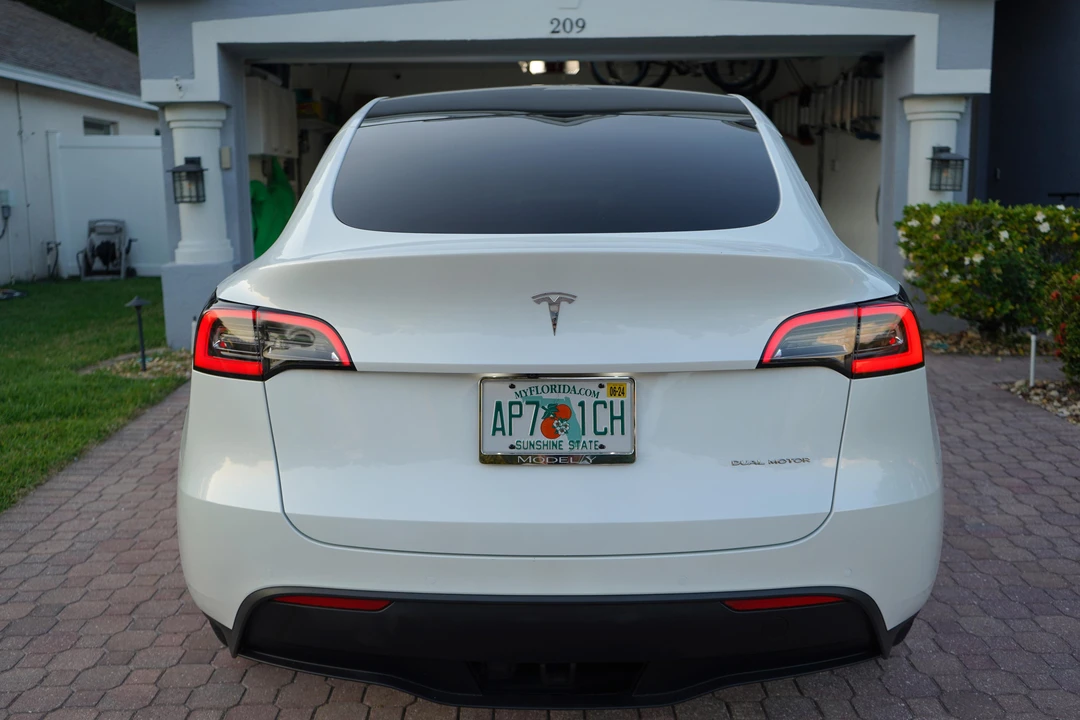 2020 Tesla Model Y - Image 10 of 31
