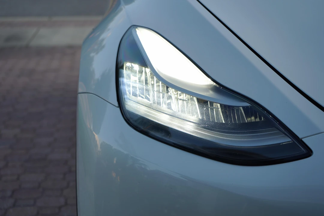 2020 Tesla Model Y - Image 14 of 31