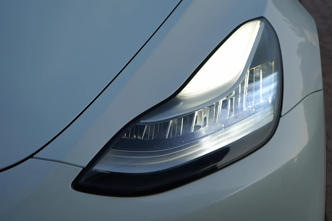 2020 Tesla Model Y - Image 16 of 31