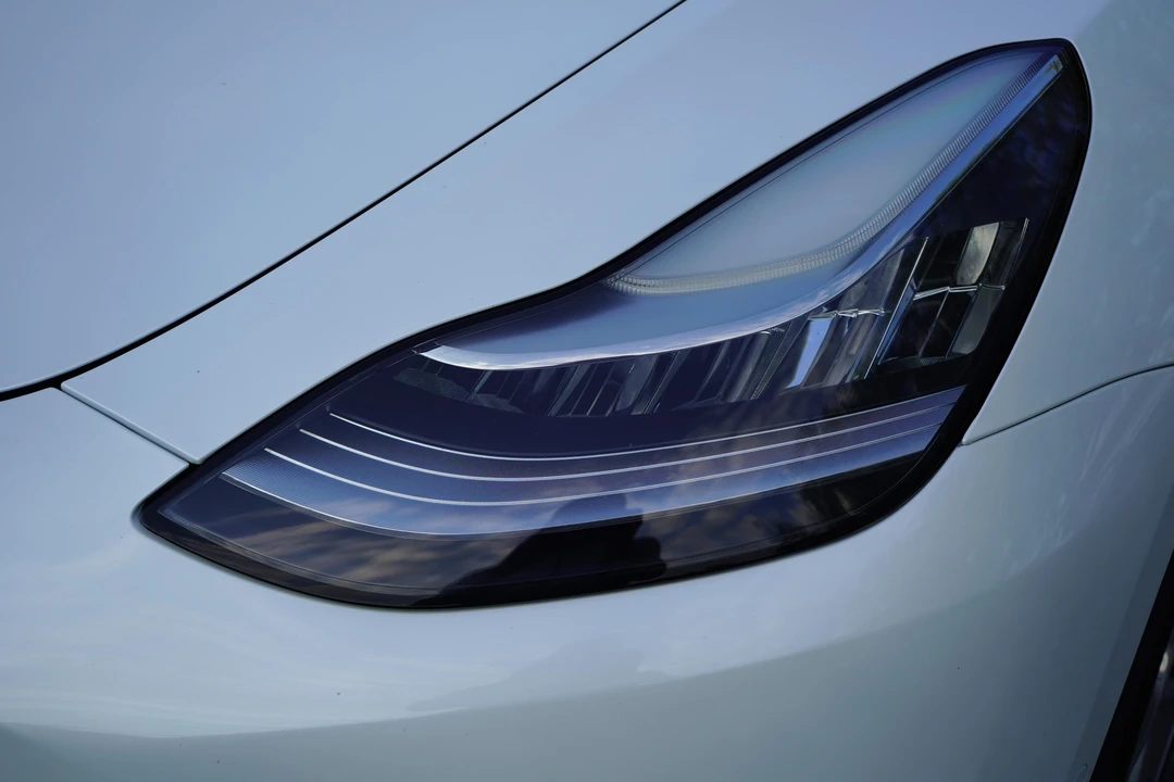 2020 Tesla Model Y - Image 15 of 31