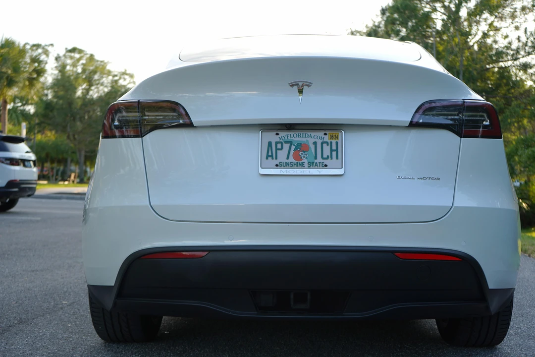2020 Tesla Model Y - Image 11 of 31