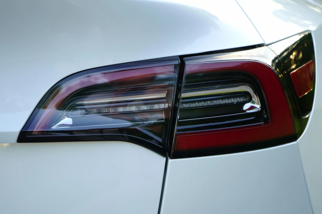 2020 Tesla Model Y - Image 22 of 31