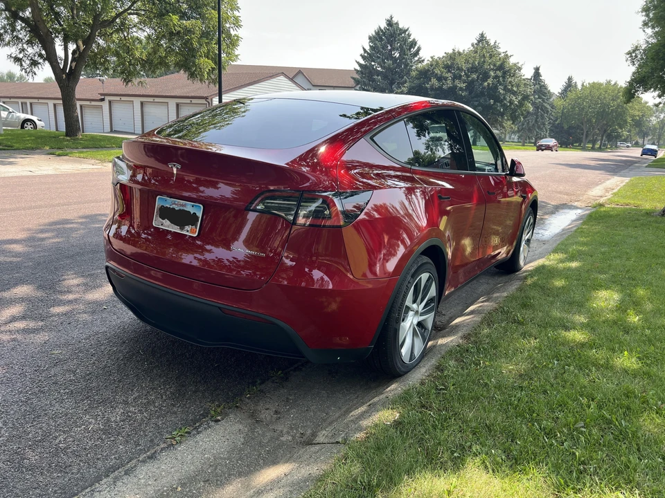 2020 Tesla Model Y - Image 10 of 27