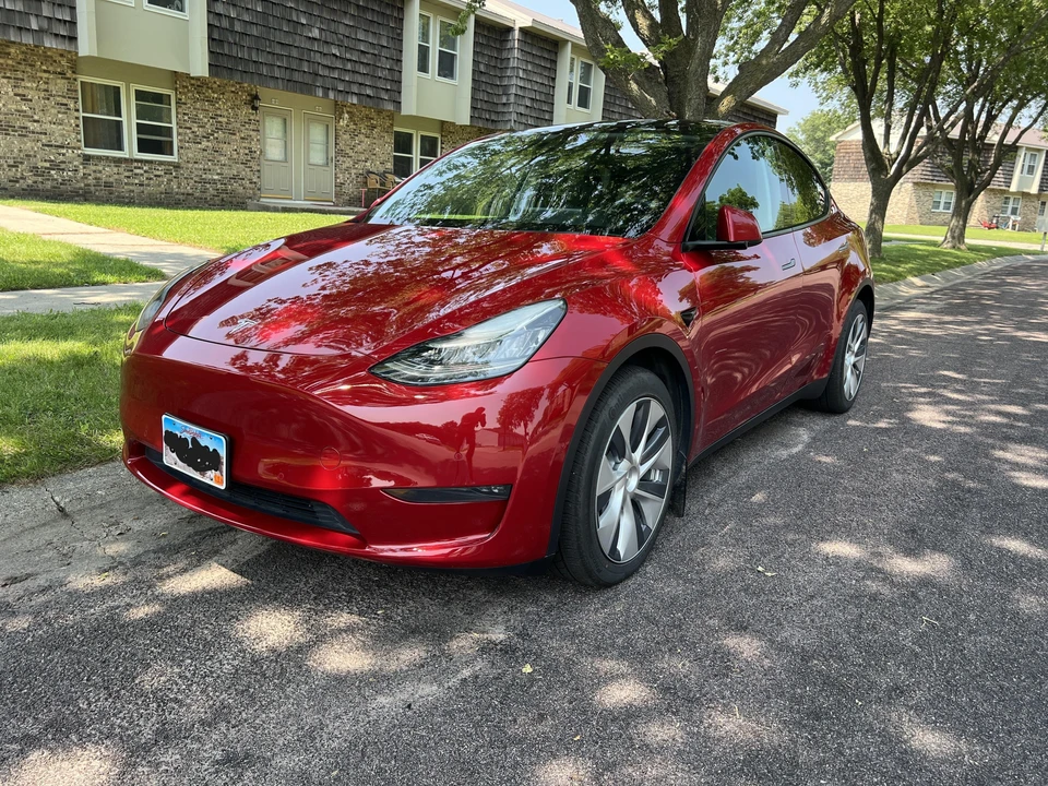 2020 Tesla Model Y - Image 8 of 27