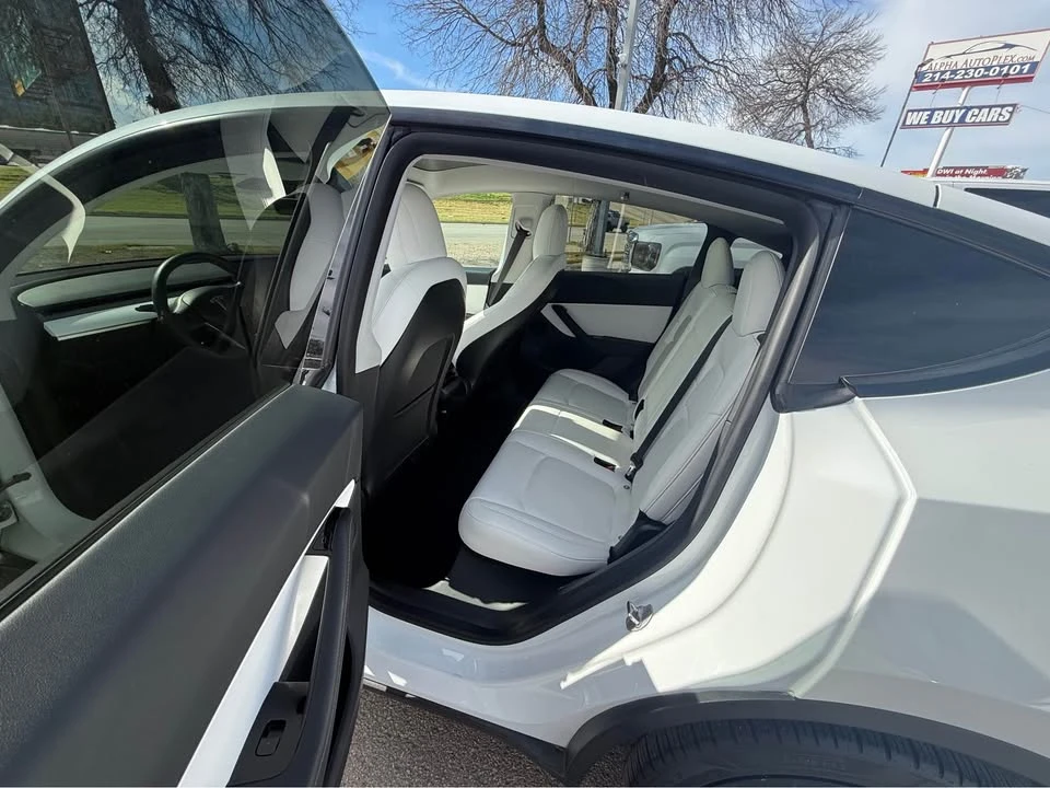 2020 Tesla Model Y - Image 9 of 11