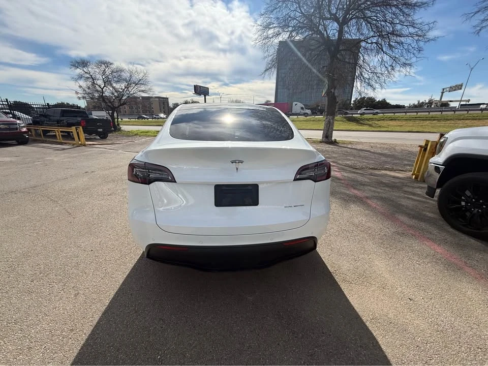 2020 Tesla Model Y - Image 2 of 11