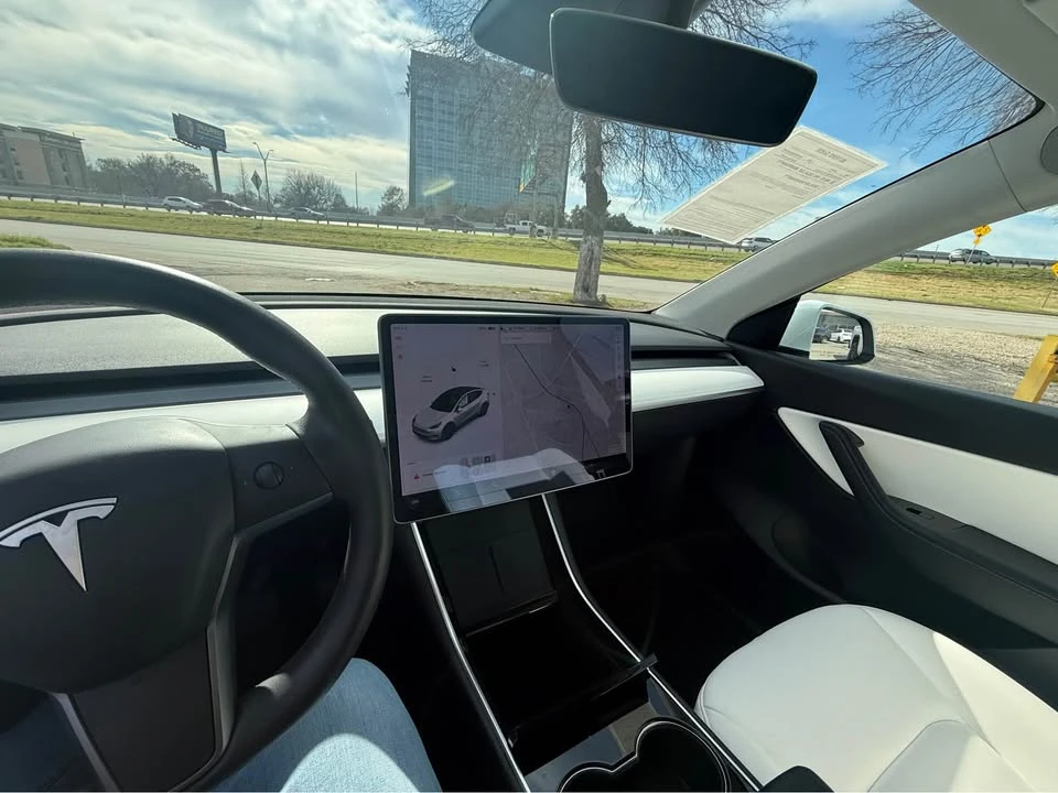 2020 Tesla Model Y - Image 7 of 11