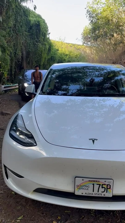 2020 Tesla Model Y - Image 2 of 2