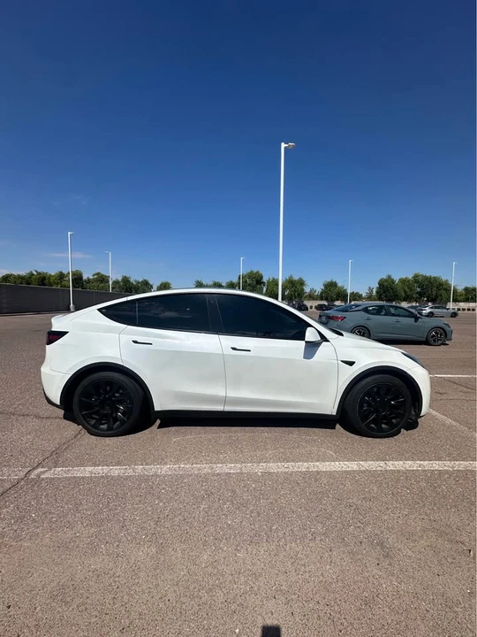 2020 Tesla Model Y - Image 5 of 11