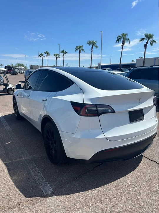 2020 Tesla Model Y - Image 8 of 11