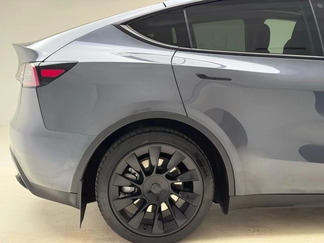 2020 Tesla Model Y - Image 10 of 21