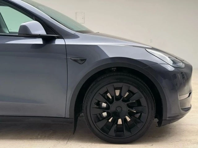 2020 Tesla Model Y - Image 9 of 21