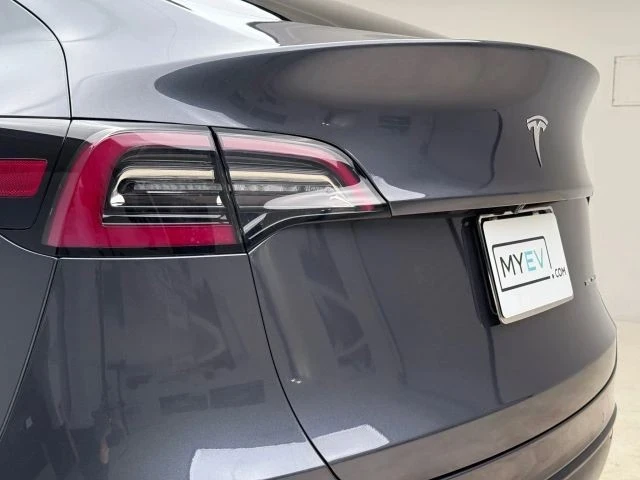 2020 Tesla Model Y - Image 16 of 21
