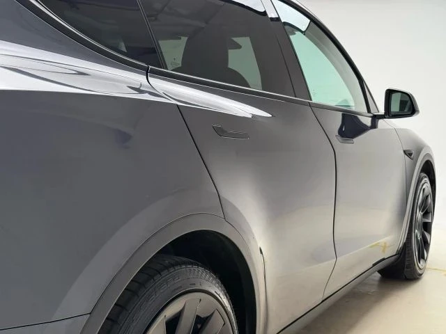 2020 Tesla Model Y - Image 18 of 21