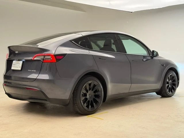 2020 Tesla Model Y - Image 8 of 21