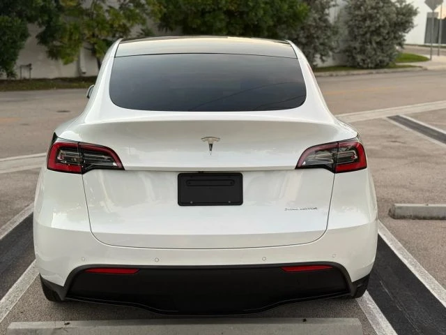 2020 Tesla Model Y - Image 19 of 21