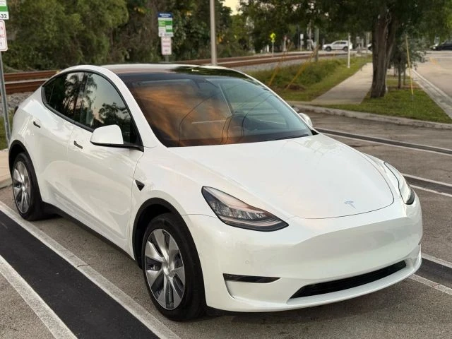 2020 Tesla Model Y - Image 4 of 21