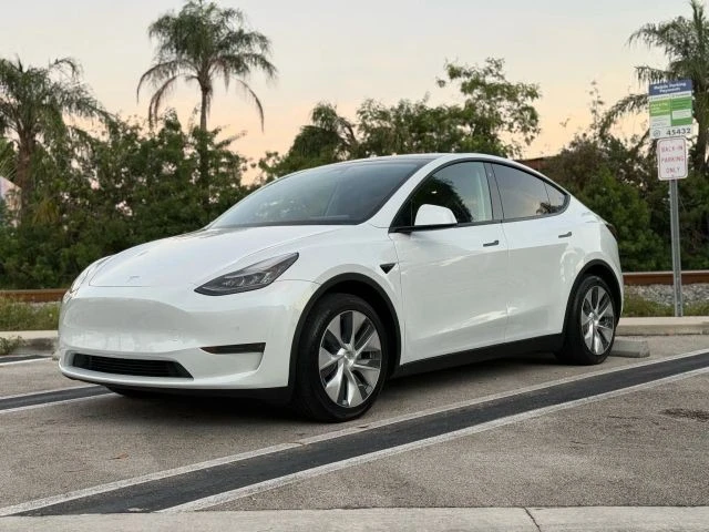 2020 Tesla Model Y - Image 8 of 21