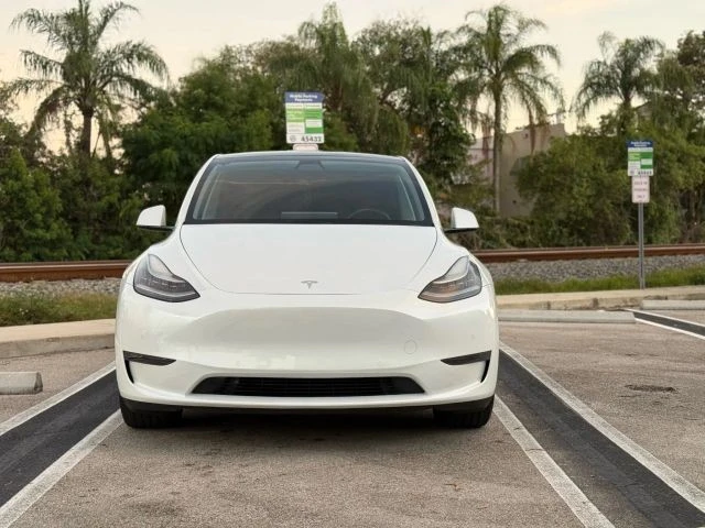 2020 Tesla Model Y - Image 9 of 21