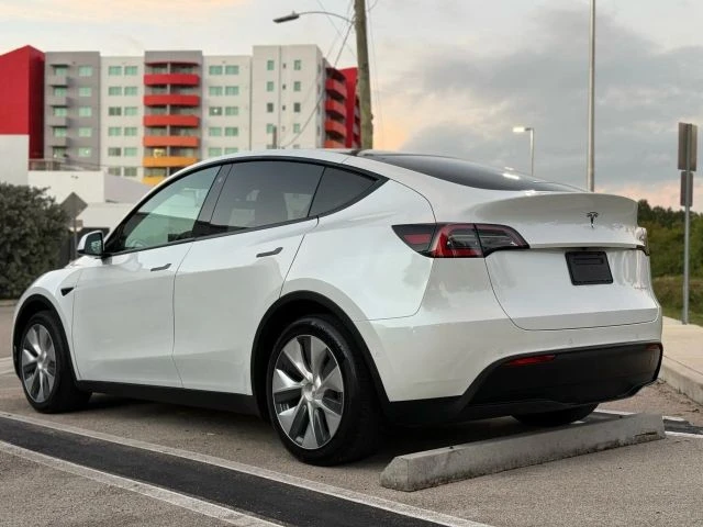 2020 Tesla Model Y - Image 18 of 21