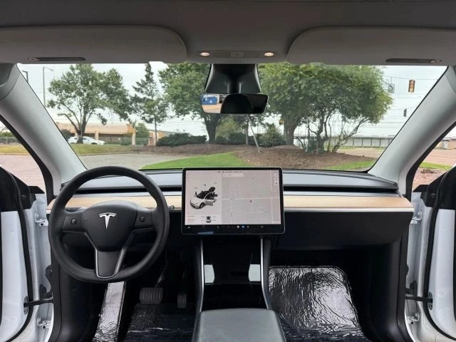 2020 Tesla Model Y - Image 9 of 18