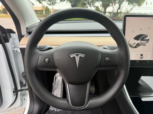 2020 Tesla Model Y - Image 13 of 18