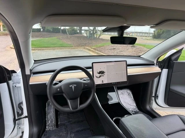 2020 Tesla Model Y - Image 10 of 18