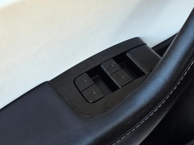 2020 Tesla Model Y - Image 19 of 21