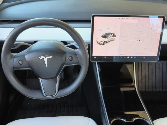 2020 Tesla Model Y - Image 15 of 21