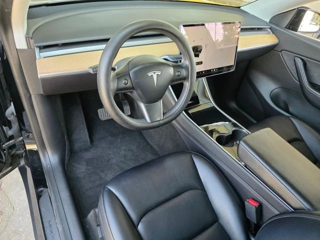 2020 Tesla Model Y - Image 13 of 21
