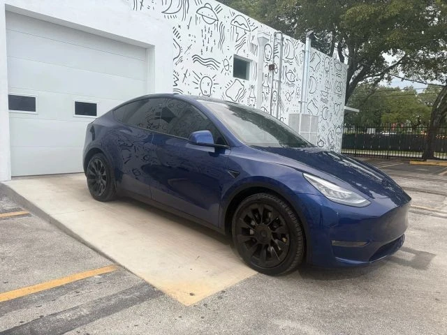 2020 Tesla Model Y - Image 20 of 21