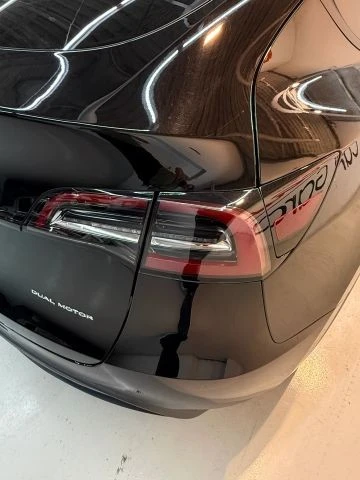 2020 Tesla Model Y - Image 21 of 21
