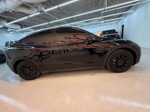 2020 Tesla Model Y - Image 14 of 21