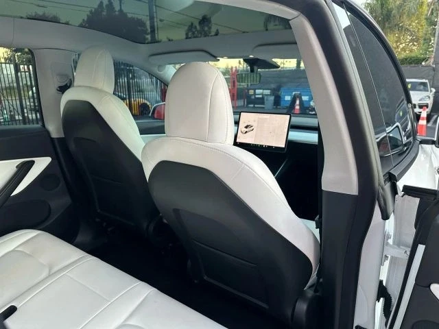 2020 Tesla Model Y - Image 16 of 21