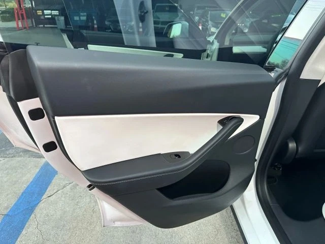 2020 Tesla Model Y - Image 11 of 21