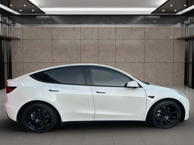 2020 Tesla Model Y - Image 5 of 21