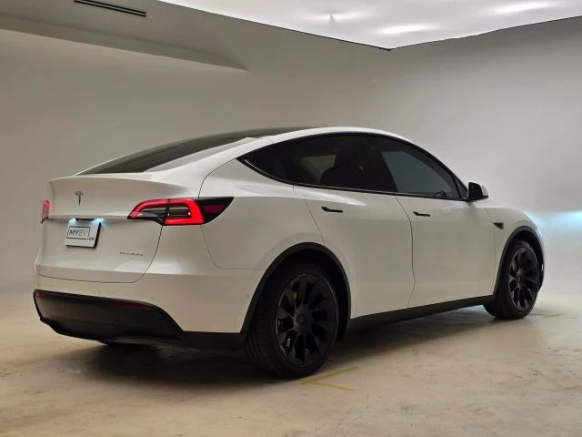 2020 Tesla Model Y - Image 5 of 16