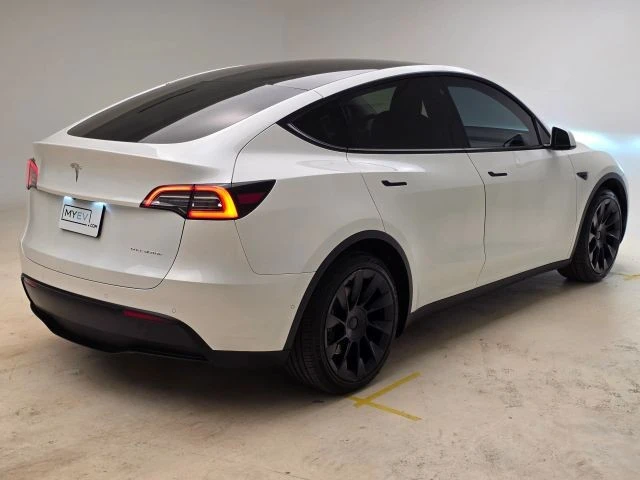 2020 Tesla Model Y - Image 8 of 15