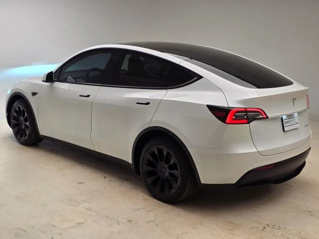 2020 Tesla Model Y - Image 9 of 16