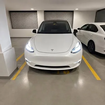 2020 Tesla Model Y Long Range Sport Utility 4D
