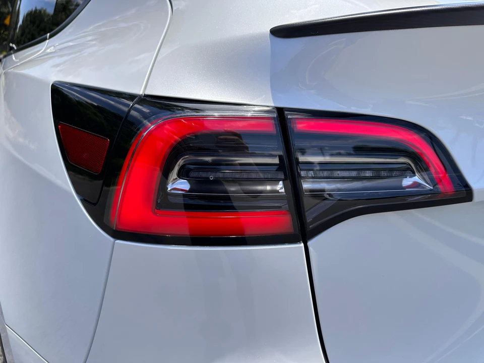 2020 Tesla Model Y Performance - Image 13 of 31