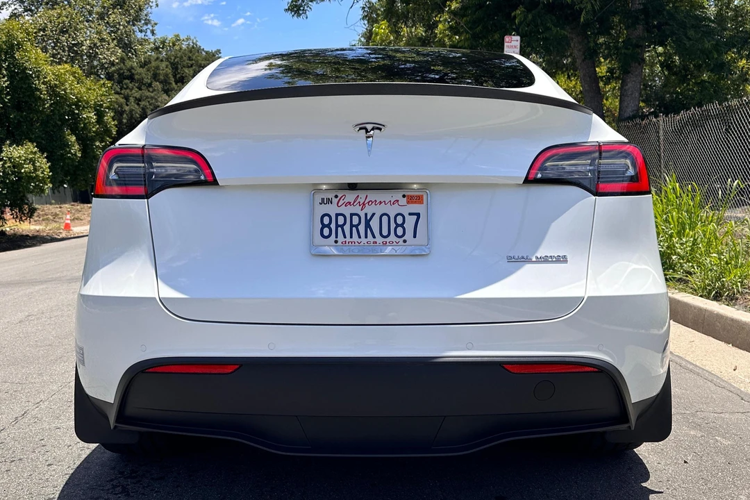 2020 Tesla Model Y Performance - Image 5 of 31