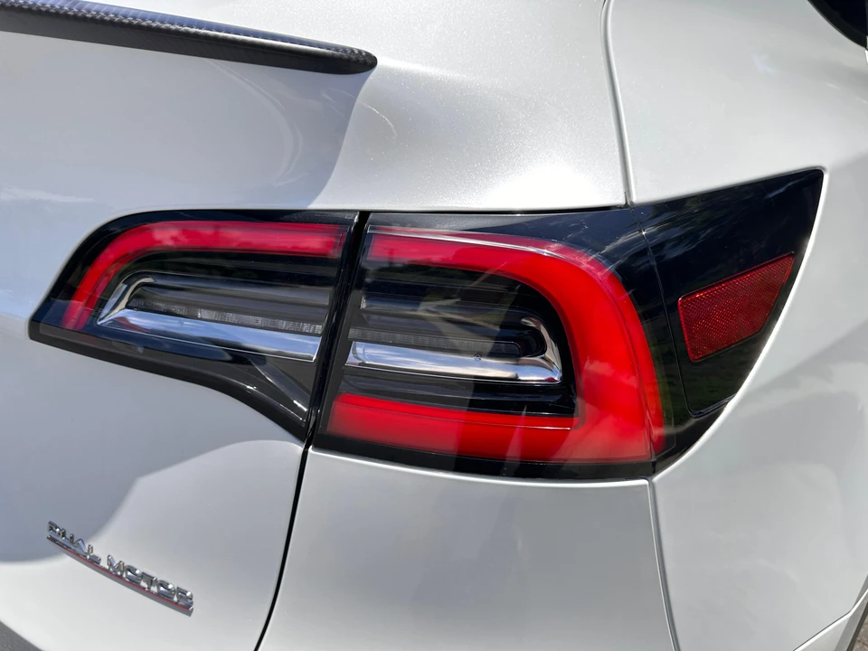 2020 Tesla Model Y Performance - Image 14 of 31