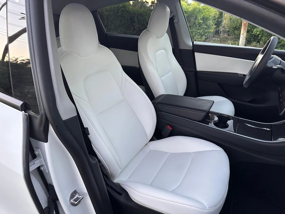 2020 Tesla Model Y Performance - Image 28 of 31